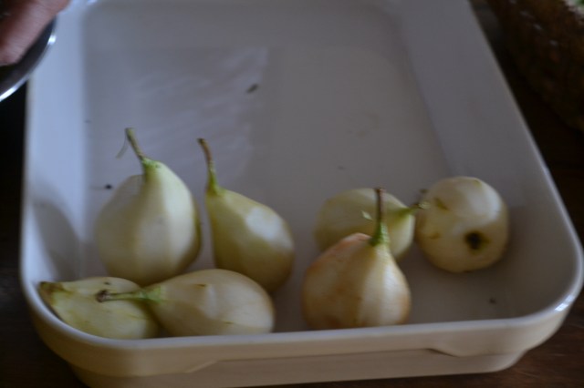 Step 3b: keep the pears whole with the stems intact