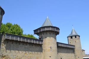 Ramparts allowed defenders to go out over the wall and drop projectiles on attackers.